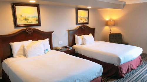 Days Inn by Wyndham Eureka CA image 10