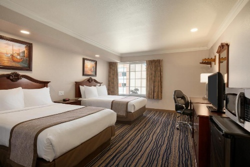 Days Inn by Wyndham Eureka CA image 13