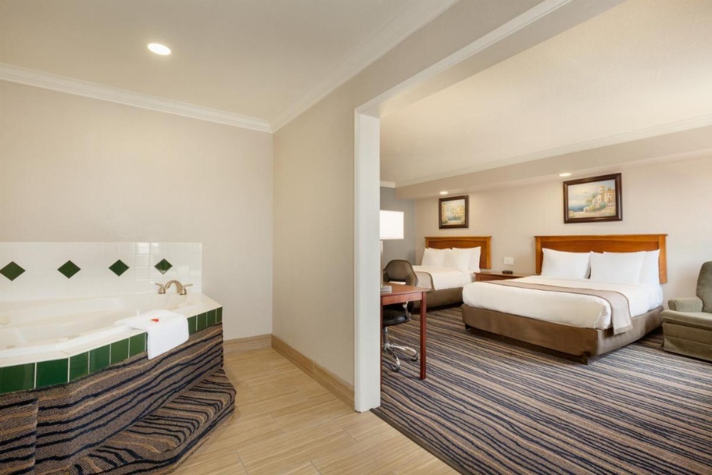 Room image 2