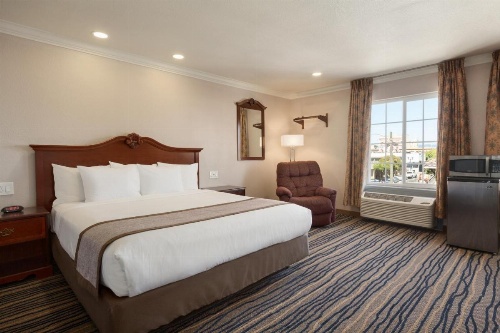 Days Inn by Wyndham Eureka CA image 19