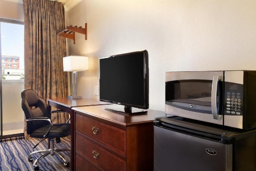 Days Inn by Wyndham Eureka CA image 23
