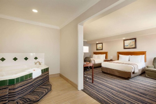Days Inn by Wyndham Eureka CA image 34