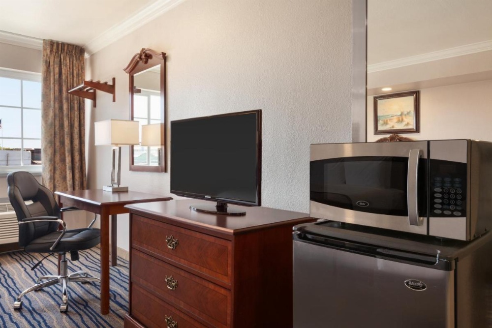 Room image 4